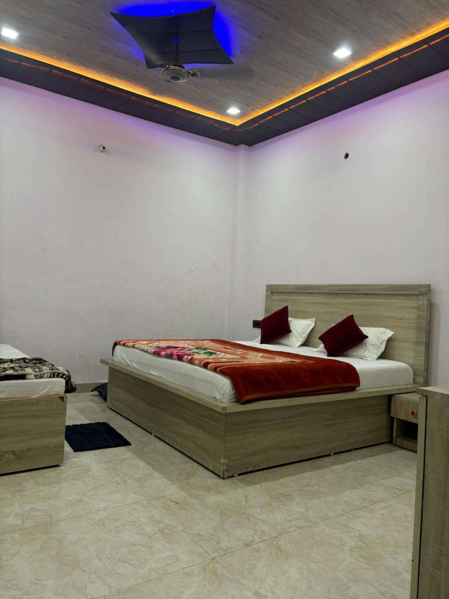 Kunj Bihari Dham Burja Guest house Vrindavan